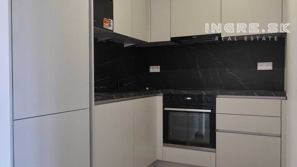 INGRE.SK I NOVOSTAVBA V CENTRE BRATISLAVY 1,5 IZBOVÝ BYT PROJEKT METROPOLIS