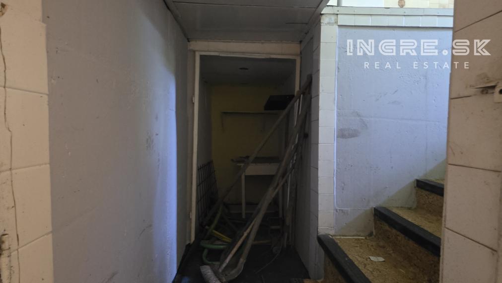 NA PREDAJ POZEMOK ZÁHRADA BRATISLAVA RUŽINOV