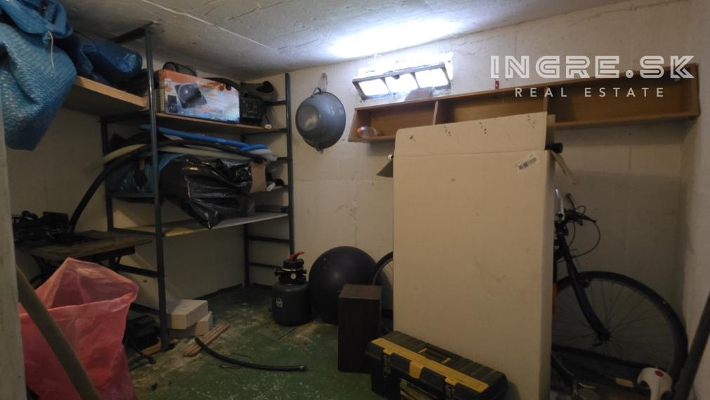 NA PREDAJ POZEMOK ZÁHRADA BRATISLAVA RUŽINOV