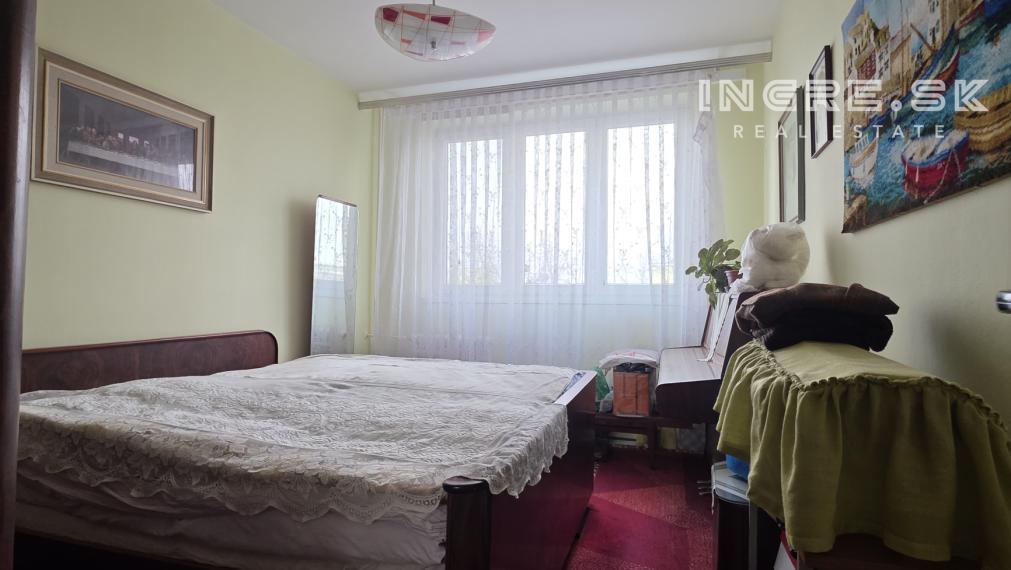 NA PREDAJ 3 IZBOVÝ BYT BRATISLAVA RUŽINOV ŠALVIOVÁ ul.