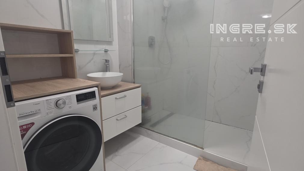 PREDAJ 4 IZBOVÝ PENTHOUSE S TERASOU 93 m²  2 PODZEMNÉ PARKOVACIE MIESTA - LOKALITA NOVÝ RUŽINOV BAJKALSKÁ