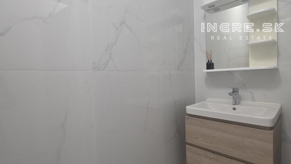 PREDAJ 4 IZBOVÝ PENTHOUSE S TERASOU 93 m²  2 PODZEMNÉ PARKOVACIE MIESTA - LOKALITA NOVÝ RUŽINOV BAJKALSKÁ