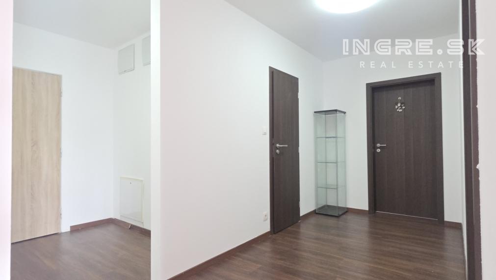 3 IZBOVÝ BYT S PARKOVANÍM BRATISLAVA - NOVÉ MESTO, NOBELOVA ulica