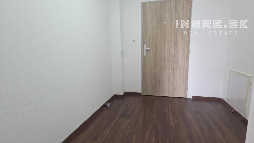 3 IZBOVÝ BYT S PARKOVANÍM BRATISLAVA - NOVÉ MESTO, NOBELOVA ulica