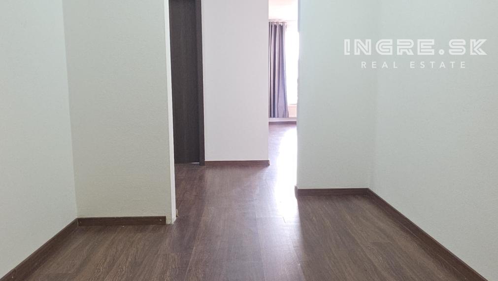 3 IZBOVÝ BYT S PARKOVANÍM BRATISLAVA - NOVÉ MESTO, NOBELOVA ulica