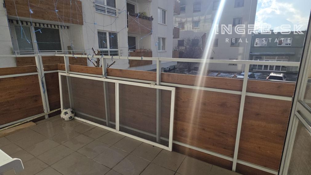 3 IZBOVÝ BYT S PARKOVANÍM BRATISLAVA - NOVÉ MESTO, NOBELOVA ulica