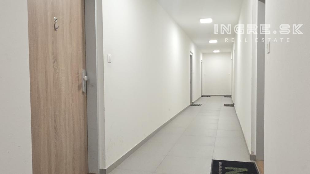 3 IZBOVÝ BYT S PARKOVANÍM BRATISLAVA - NOVÉ MESTO, NOBELOVA ulica