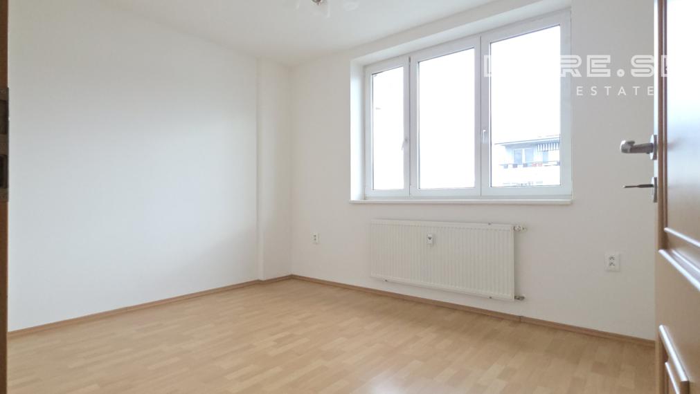 VEĽKÝ 80 m2 - 3 IZBOVÝ BYT S BALKÓNOM BRATISLAVA VRAKUŇA