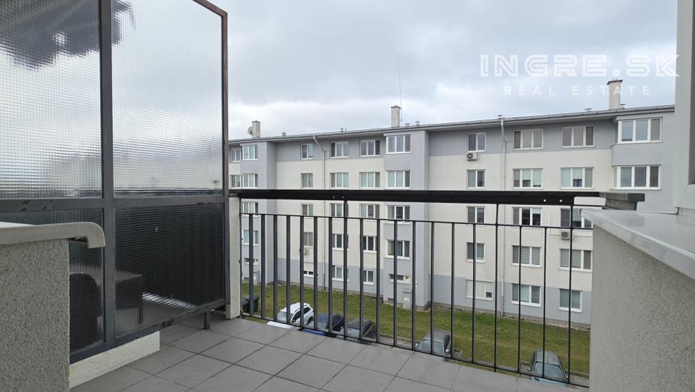 VEĽKÝ 80 m2 - 3 IZBOVÝ BYT S BALKÓNOM BRATISLAVA VRAKUŇA