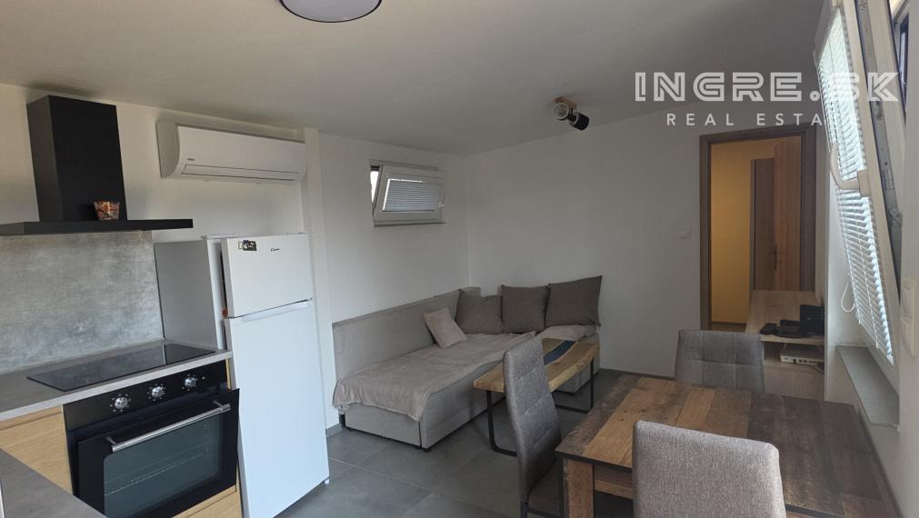 NA PREDAJ ZAUJÍMAVÝ PRIESTOR S POZEMKOM A PARKOVANÍM BRATISLAVA VRAKUŇA