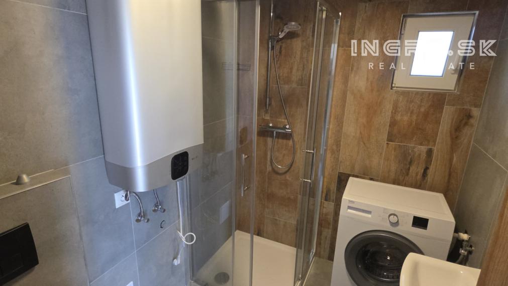 NA PREDAJ ZAUJÍMAVÝ PRIESTOR S POZEMKOM A PARKOVANÍM BRATISLAVA VRAKUŇA