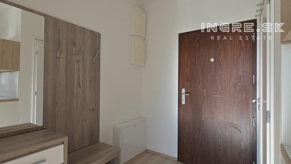 VÝBORNÁ PONUKA - ZAUJÍMAVÁ LOKALITA - 2 IZBOVÝ BYT S VEĽKOU TERASOU A PARKOVANÍM BRATISLAVA KRAMÁRE