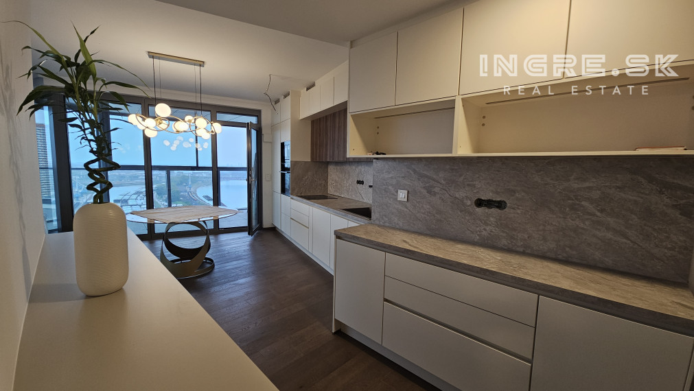 PRENÁJOM NOVOSTAVBA EUROVEA - 3 IZBOVÝ BYT S PARKOVANÍM