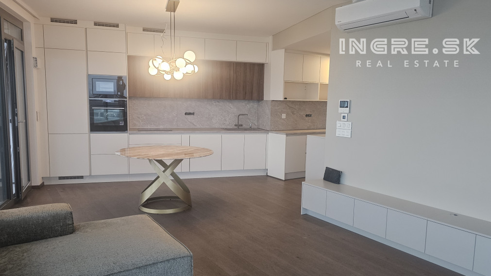 PRENÁJOM NOVOSTAVBA EUROVEA - 3 IZBOVÝ BYT S PARKOVANÍM