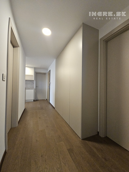 PRENÁJOM NOVOSTAVBA EUROVEA - 3 IZBOVÝ BYT S PARKOVANÍM