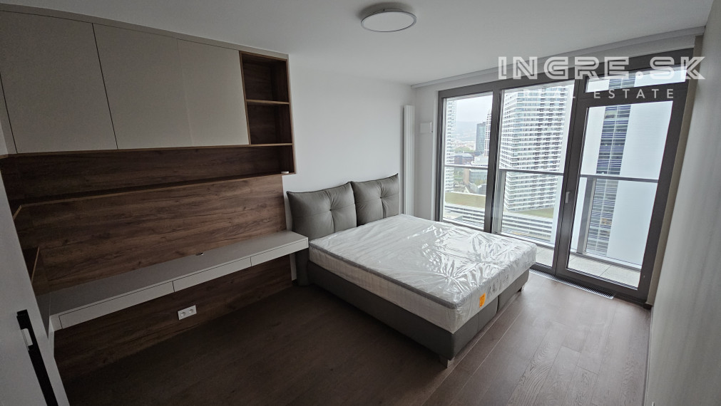 PRENÁJOM NOVOSTAVBA EUROVEA - 3 IZBOVÝ BYT S PARKOVANÍM