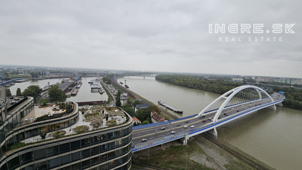 PRENÁJOM NOVOSTAVBA EUROVEA - 3 IZBOVÝ BYT S PARKOVANÍM