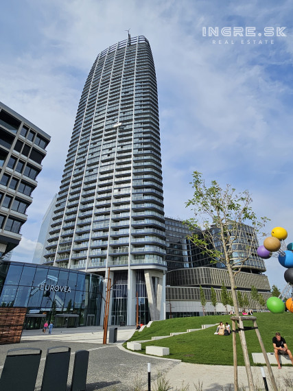 PRENÁJOM NOVOSTAVBA EUROVEA - 3 IZBOVÝ BYT S PARKOVANÍM