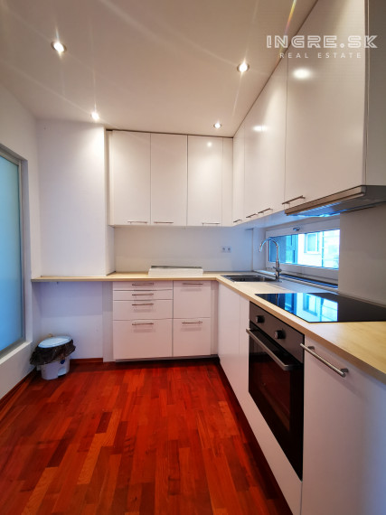 REZERVOVANÉ - VÝBORNÁ LOKALITA 3 IZBOVÝ BYT BRATISLAVA NOVÉ MESTO BAJKALSKÁ - PASIENKY