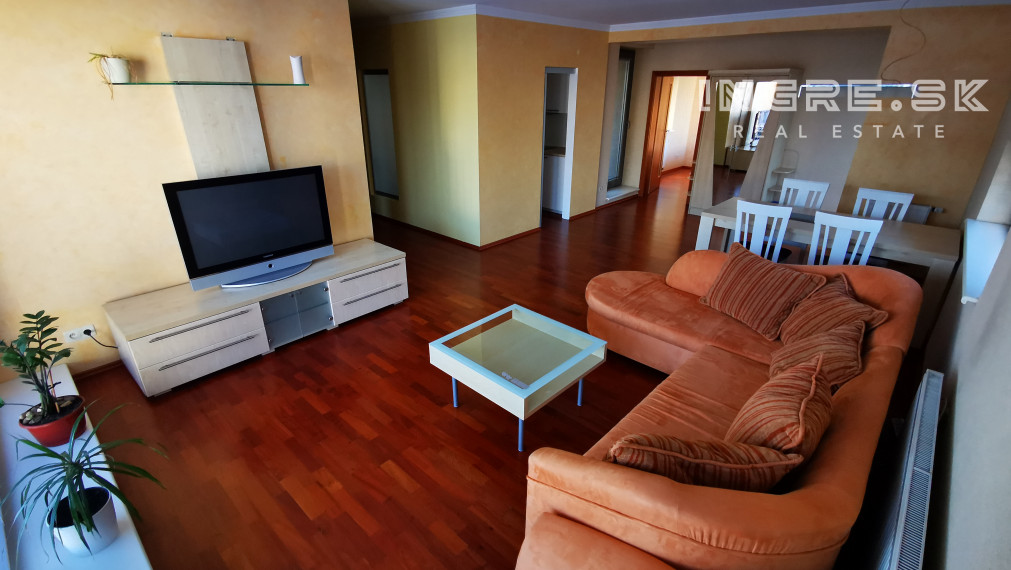 REZERVOVANÉ - VÝBORNÁ LOKALITA 3 IZBOVÝ BYT BRATISLAVA NOVÉ MESTO BAJKALSKÁ - PASIENKY