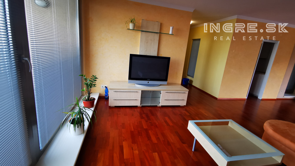 REZERVOVANÉ - VÝBORNÁ LOKALITA 3 IZBOVÝ BYT BRATISLAVA NOVÉ MESTO BAJKALSKÁ - PASIENKY