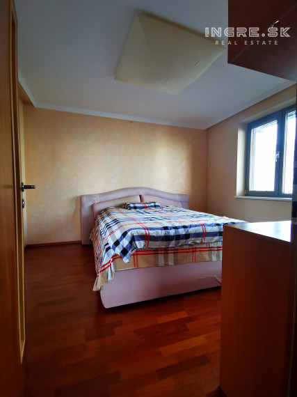 REZERVOVANÉ - VÝBORNÁ LOKALITA 3 IZBOVÝ BYT BRATISLAVA NOVÉ MESTO BAJKALSKÁ - PASIENKY