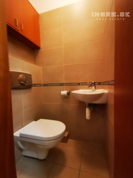 REZERVOVANÉ - VÝBORNÁ LOKALITA 3 IZBOVÝ BYT BRATISLAVA NOVÉ MESTO BAJKALSKÁ - PASIENKY