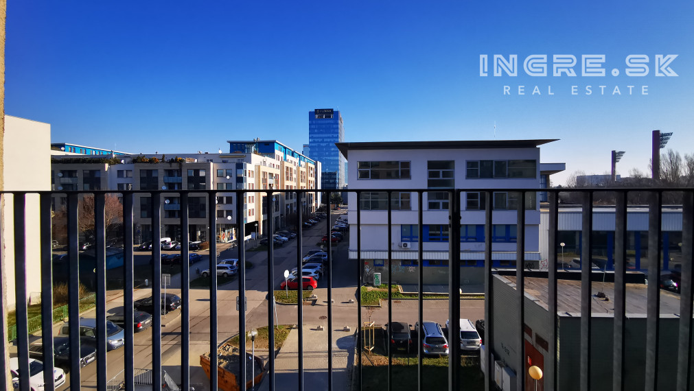 REZERVOVANÉ - VÝBORNÁ LOKALITA 3 IZBOVÝ BYT BRATISLAVA NOVÉ MESTO BAJKALSKÁ - PASIENKY