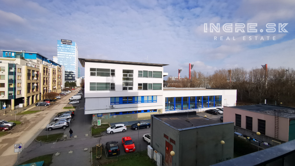 REZERVOVANÉ - VÝBORNÁ LOKALITA 3 IZBOVÝ BYT BRATISLAVA NOVÉ MESTO BAJKALSKÁ - PASIENKY