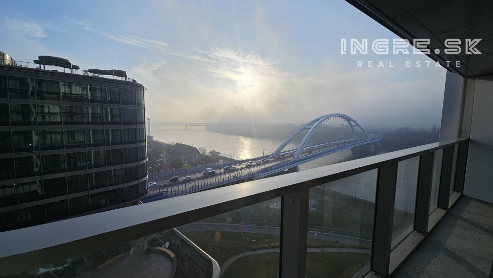 NA PRENÁJOM 2 IZBOVÝ BYT S PARKOVANÍM BRATISLAVA EUROVEA II