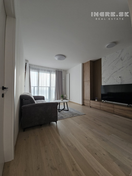 NA PRENÁJOM 2 IZBOVÝ BYT S PARKOVANÍM BRATISLAVA EUROVEA II