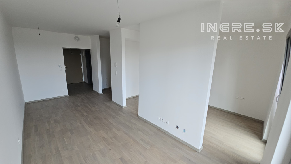 NOVOSTAVBA - METROPOLIS - NA PREDAJ 1,5 IZBOVÝ BYT S PARKOVANÍM BRATISLAVA STARÉ MESTO