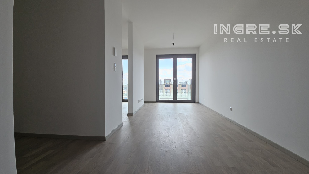 NOVOSTAVBA - METROPOLIS - NA PREDAJ 1,5 IZBOVÝ BYT S PARKOVANÍM BRATISLAVA STARÉ MESTO