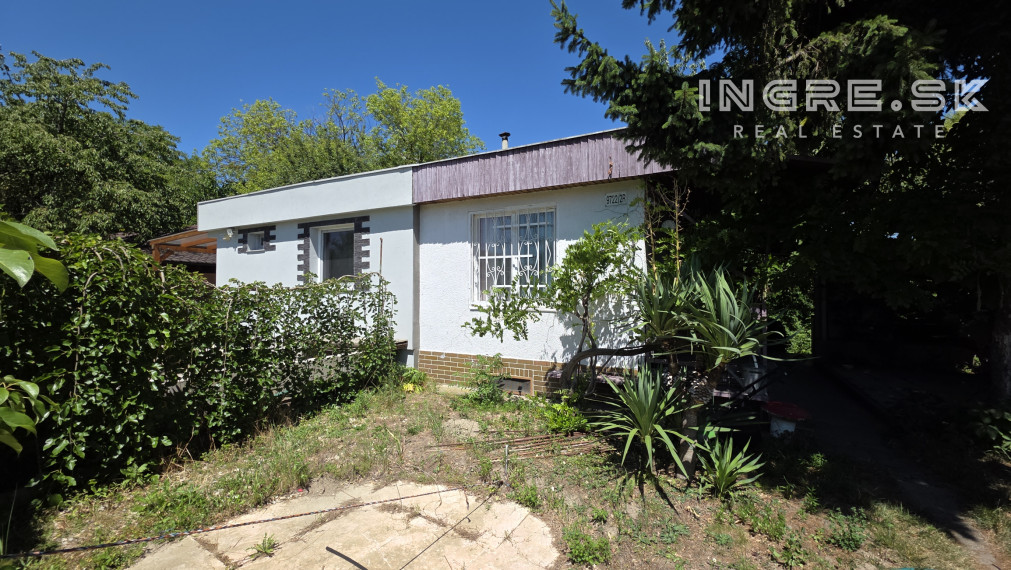 NA PREDAJ POZEMOK ZÁHRADA BRATISLAVA - RUŽINOV, Slovnaftská ul.