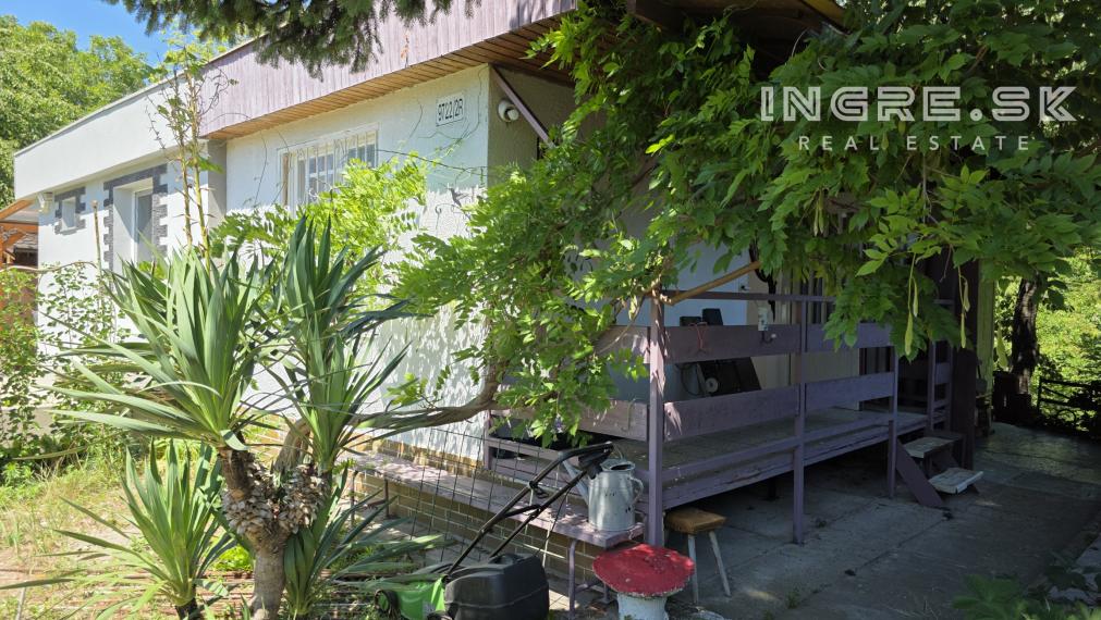 NA PREDAJ POZEMOK ZÁHRADA BRATISLAVA - RUŽINOV, Slovnaftská ul.