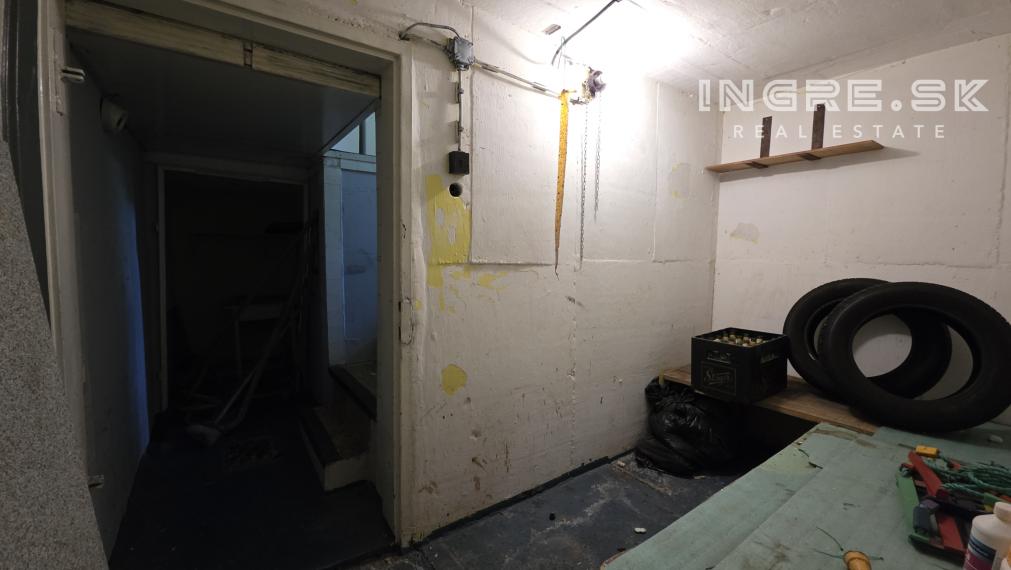 NA PREDAJ POZEMOK ZÁHRADA BRATISLAVA - RUŽINOV, Slovnaftská ul.