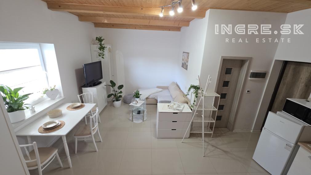 REZERVOVANÉ - 2 IZBOVÝ MEZONET S PARKOVANÍM BRATISLAVA NOVÉ MESTO