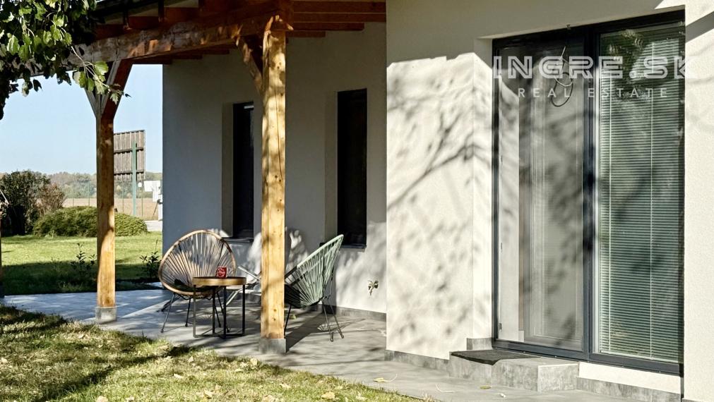 NA PREDAJ CHATA S POZEMKOM PRI VODE ZA DOBRÚ CENU