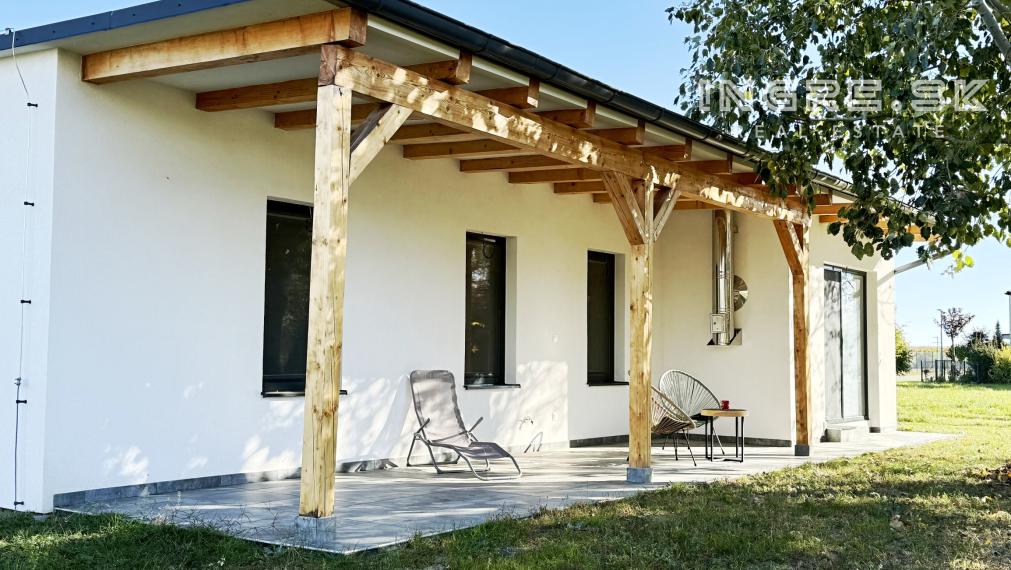 NA PREDAJ CHATA S POZEMKOM PRI VODE ZA DOBRÚ CENU