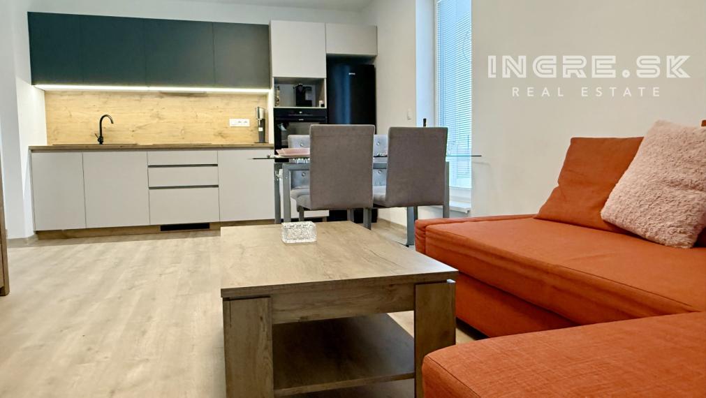 NA PREDAJ CHATA S POZEMKOM PRI VODE ZA DOBRÚ CENU