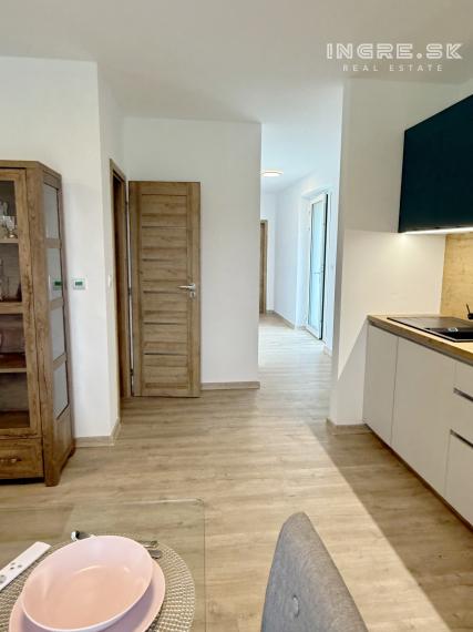 NA PREDAJ CHATA S POZEMKOM PRI VODE ZA DOBRÚ CENU