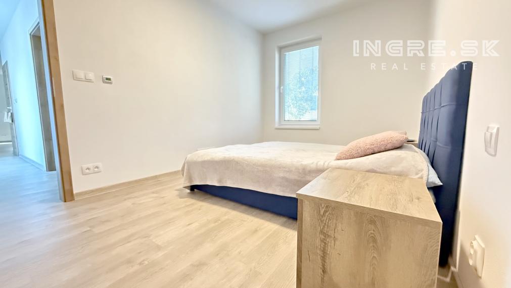 NA PREDAJ CHATA S POZEMKOM PRI VODE ZA DOBRÚ CENU