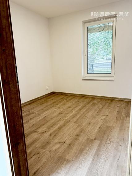 NA PREDAJ CHATA S POZEMKOM PRI VODE ZA DOBRÚ CENU