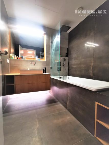 NA PRENÁJOM SKY PARK 14 POSCHODIE 2 IZBOVÝ BYT S TOP VÝHĽAD