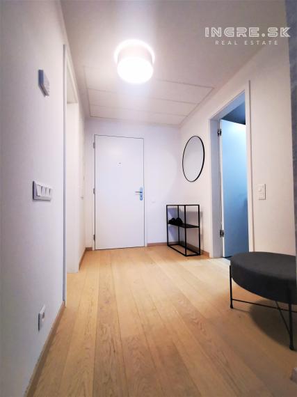 NA PRENÁJOM SKY PARK 14 POSCHODIE 2 IZBOVÝ BYT S TOP VÝHĽAD