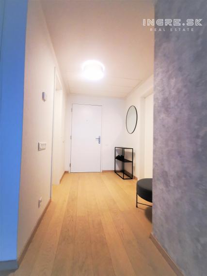 NA PRENÁJOM SKY PARK 14 POSCHODIE 2 IZBOVÝ BYT S TOP VÝHĽAD