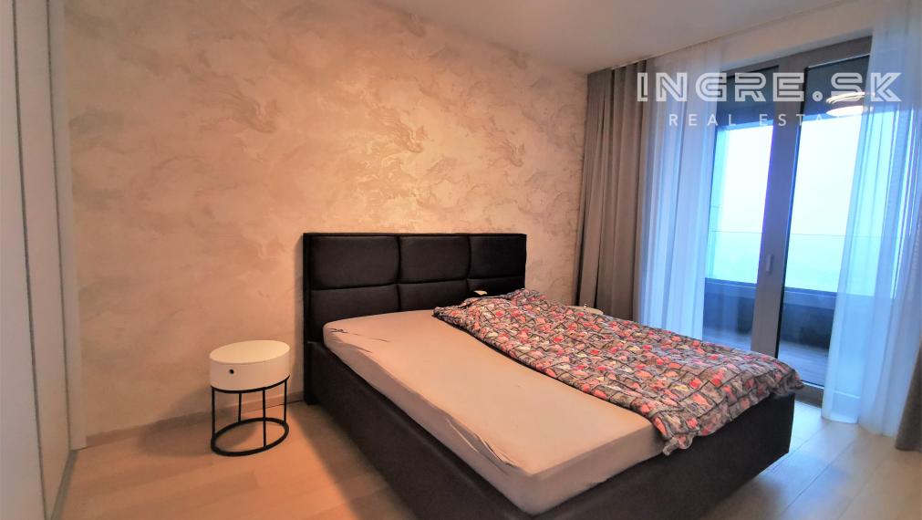 NA PRENÁJOM SKY PARK 14 POSCHODIE 2 IZBOVÝ BYT S TOP VÝHĽAD