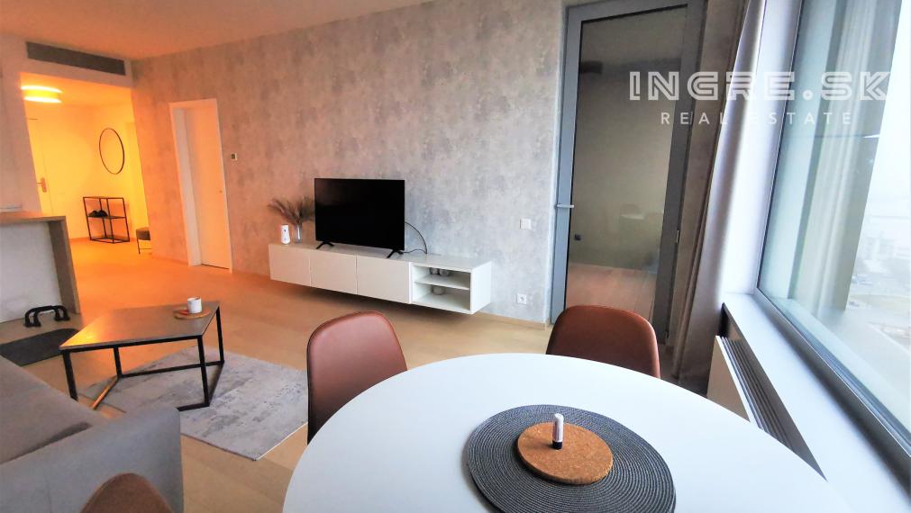 NA PRENÁJOM SKY PARK 14 POSCHODIE 2 IZBOVÝ BYT S TOP VÝHĽAD
