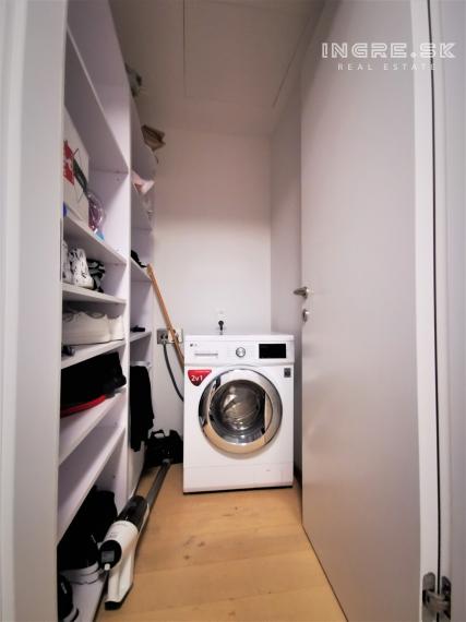 NA PRENÁJOM SKY PARK 14 POSCHODIE 2 IZBOVÝ BYT S TOP VÝHĽAD