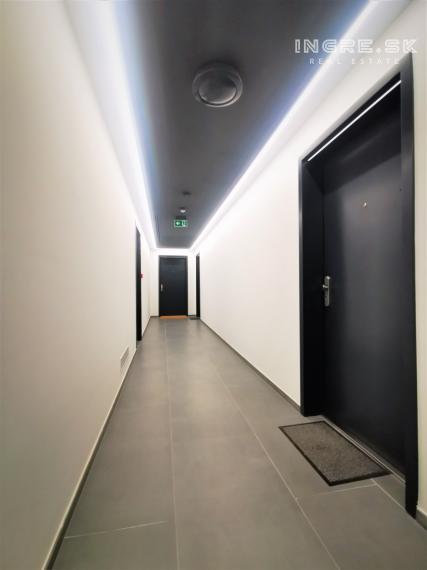 NA PRENÁJOM SKY PARK 14 POSCHODIE 2 IZBOVÝ BYT S TOP VÝHĽAD